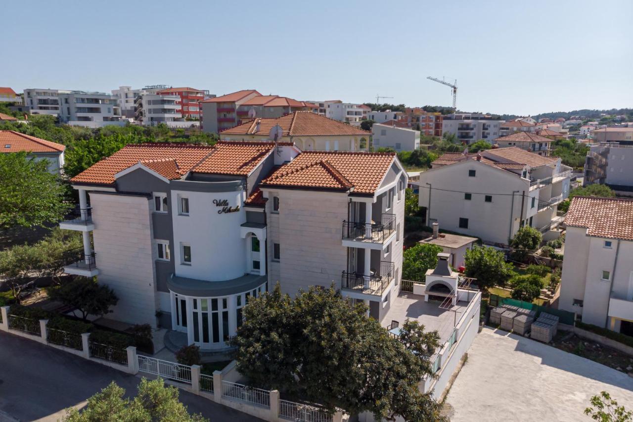 Island Resort Mihaela - Happy Rentals Trogir Bagian luar foto