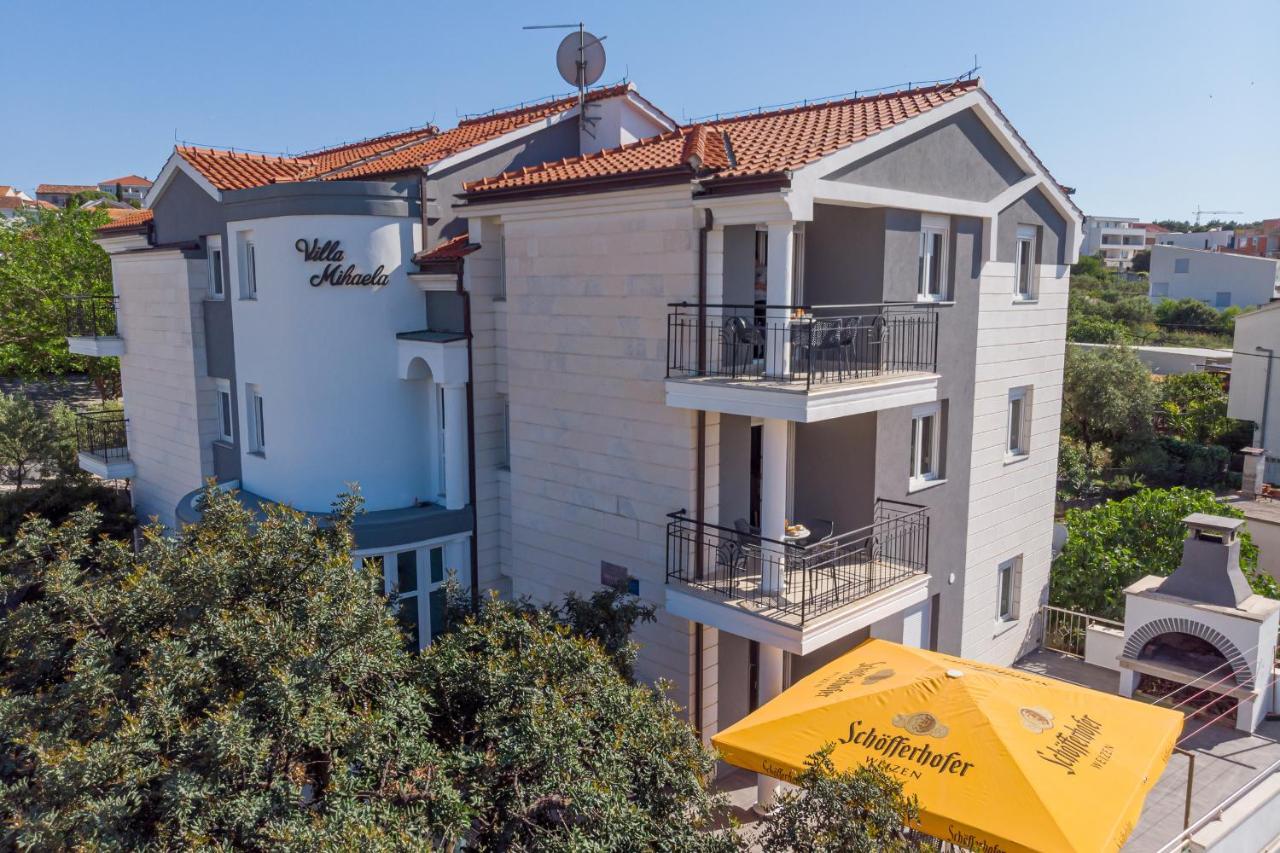 Island Resort Mihaela - Happy Rentals Trogir Bagian luar foto
