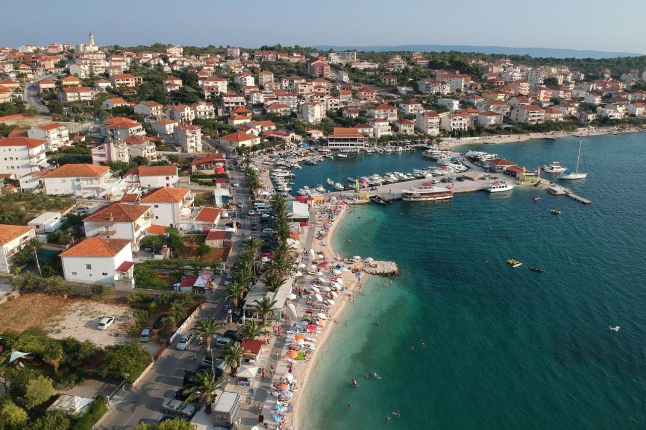 Island Resort Mihaela - Happy Rentals Trogir Bagian luar foto